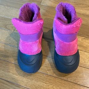Girls pink north face snow boots